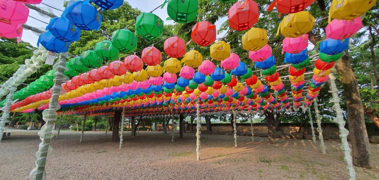 הוסטל Gyeongju Bonghwangmansion מראה חיצוני תמונה